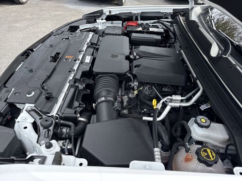 Used 2024 Chevrolet Colorado LT RWD image 28