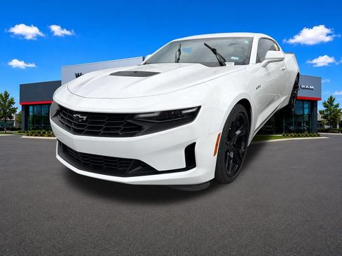Used 2023 Chevrolet Camaro LT w/ Technology Package RWD image 4