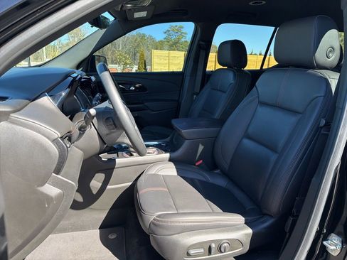 Used 2023 Chevrolet Traverse RS image 24