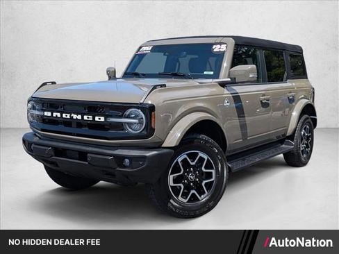 Certified 2025 Ford Bronco Outer Banks AWD/4WD image 1