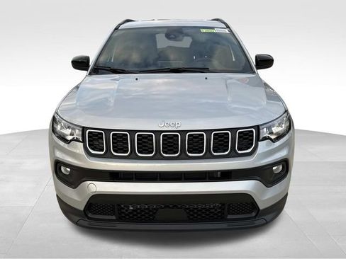New 2026 Jeep Compass Latitude image 2