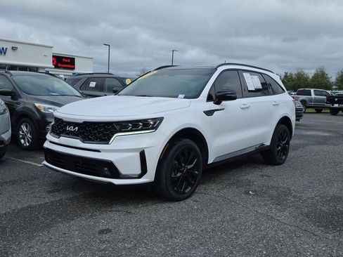 Used 2023 Kia Sorento SX image 9