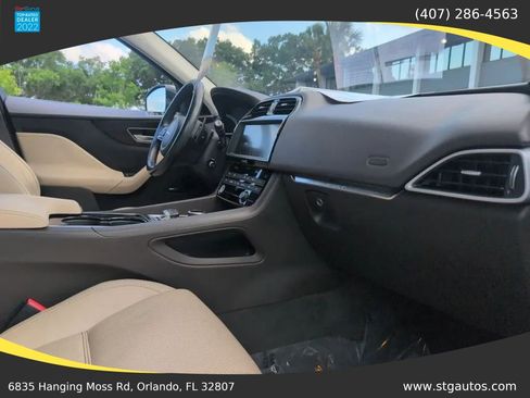 Used 2017 Jaguar F-PACE Prestige AWD/4WD image 29