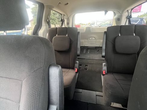 Used 2011 Dodge Grand Caravan Mainstreet w/ PWR Convenience Group FWD image 9