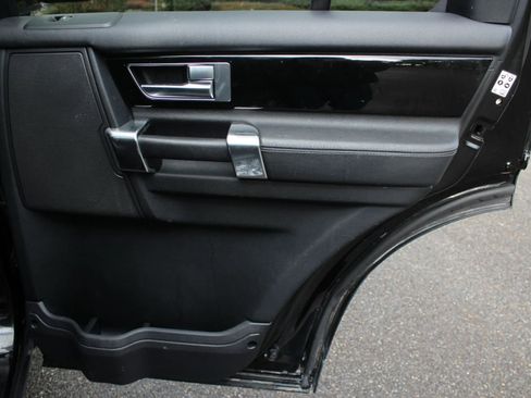 Used 2011 Land Rover LR4 HSE LUX image 21