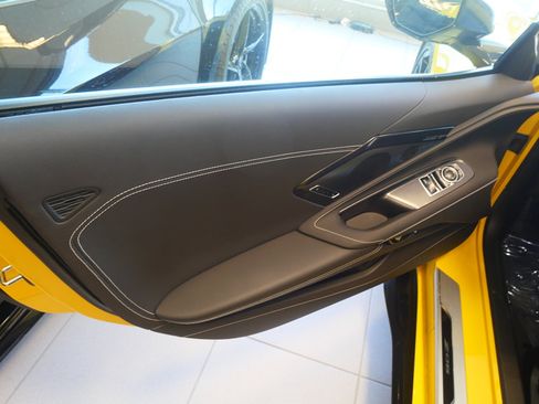 Used 2025 Chevrolet Corvette Z06 w/ Stealth Interior Trim Package RWD image 6