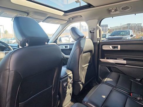 Certified 2023 Ford Explorer Limited w/ Equipment Group 301A AWD/4WD image 24