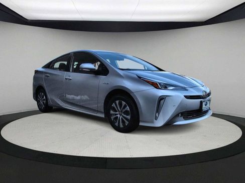 Used 2019 Toyota Prius LE image 2