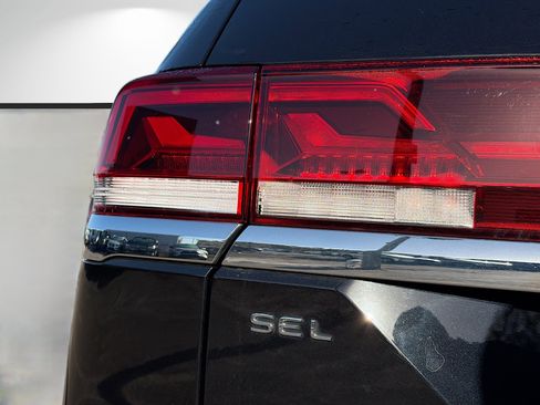 Used 2025 Volkswagen Atlas SEL image 10