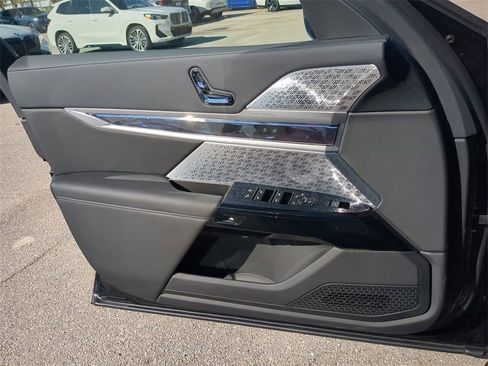 New 2026 BMW 760i xDrive image 31