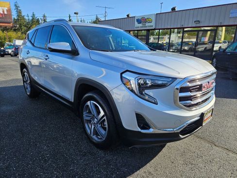 Used 2019 GMC Terrain SLT w/ Preferred Package image 3