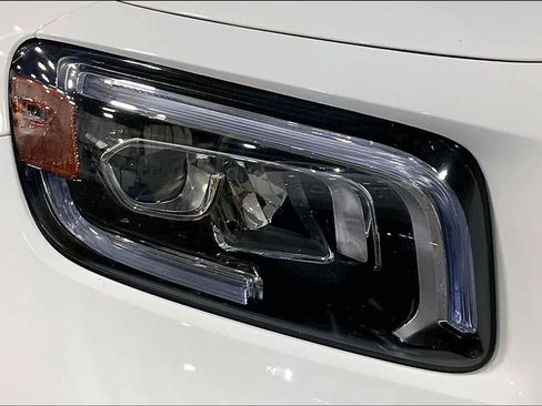 Used 2020 Mercedes-Benz GLB 250 4MATIC image 27