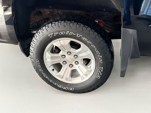 Used 2018 Chevrolet Silverado 1500 LT w/ All Star Edition image 30