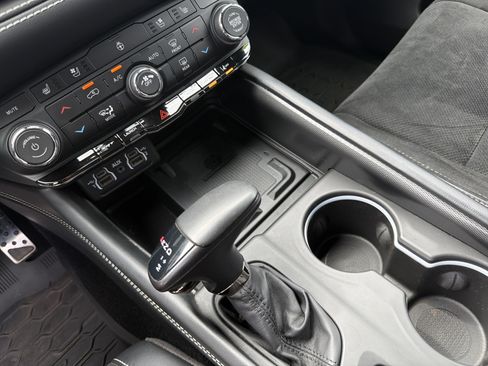 Used 2021 Dodge Durango SRT w/ Technology Group AWD/4WD image 8