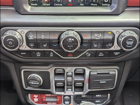 Used 2023 Jeep Wrangler Unlimited Rubicon w/ LED Lighting Group AWD/4WD image 34