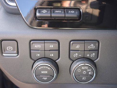 Used 2023 Chevrolet Silverado 1500 High Country w/ High Country Premium Package image 29