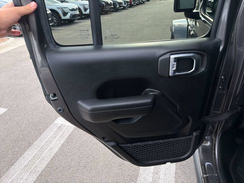 Used 2021 Jeep Gladiator Sport AWD/4WD image 33
