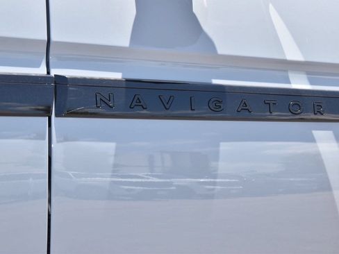 New 2026 Lincoln Navigator Reserve w/ Jet Appearance Package AWD/4WD image 44