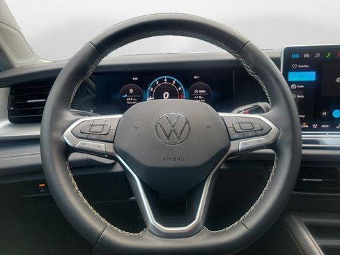 Certified 2026 Volkswagen Tiguan SE AWD/4WD image 10