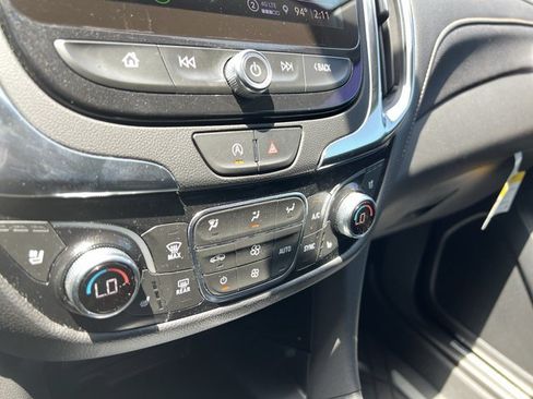 Used 2024 Chevrolet Equinox Premier FWD image 11