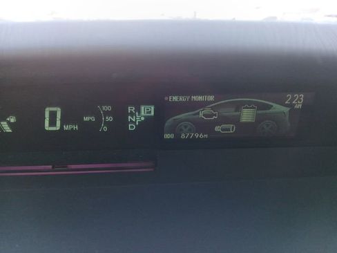 Used 2014 Toyota Prius Three image 11