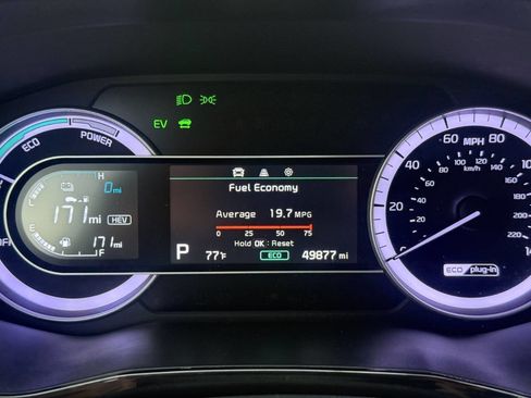 Used 2020 Kia Niro LXS image 17