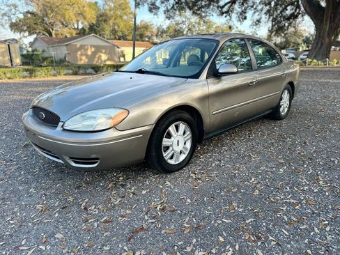 Used 2005 Ford Taurus SEL image 1