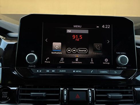 Used 2025 Nissan Pathfinder SV FWD image 31