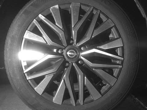 Used 2025 Nissan Altima 2.5 SV FWD image 15