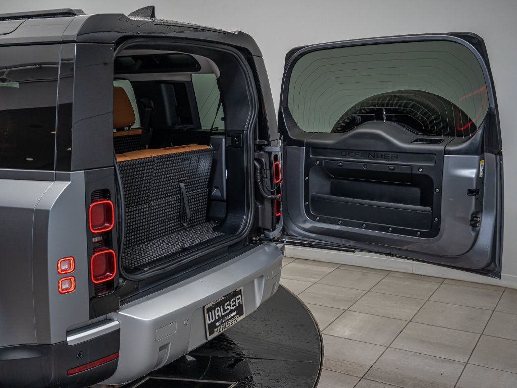 Used 2023 Land Rover Defender 110 S AWD/4WD image 24
