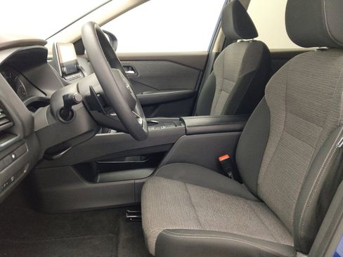 Used 2023 Nissan Rogue SV image 17