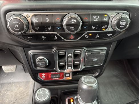 Used 2020 Jeep Wrangler Unlimited Rubicon AWD/4WD image 25