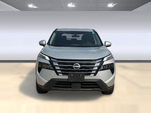 Used 2025 Nissan Rogue SV FWD image 6