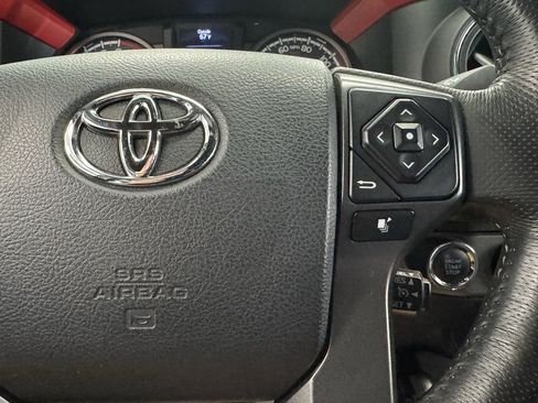 Used 2017 Toyota Tacoma TRD Sport image 20