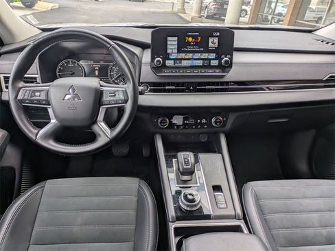 Used 2024 Mitsubishi Outlander SE image 26