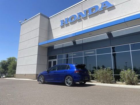 Used 2024 Volkswagen Golf R AWD/4WD image 18