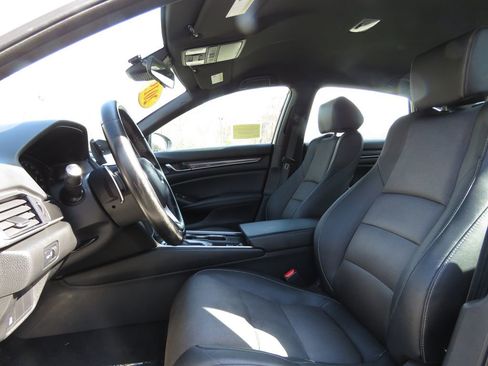 Used 2019 Honda Accord Sport image 10