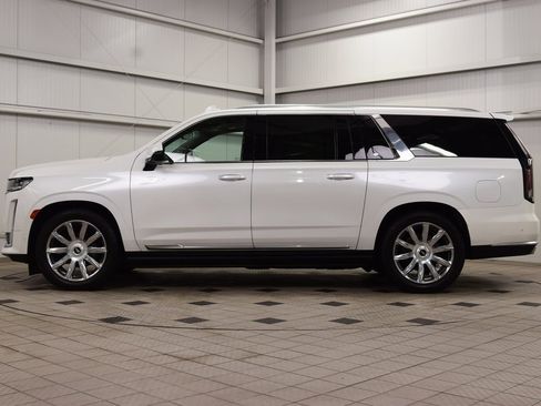 Used 2023 Cadillac Escalade ESV Premium Luxury Platinum w/ Heavy-Duty Trailer Package image 4