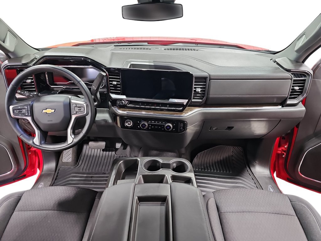 Used 2024 Chevrolet Silverado 1500 LT AWD/4WD image 9