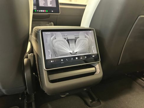 Used 2025 Tesla Model 3 Long Range AWD/4WD image 25