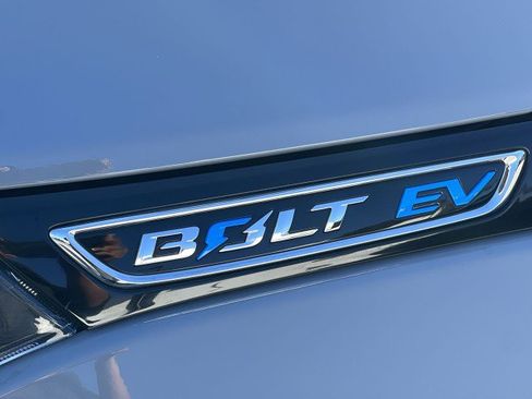 Used 2021 Chevrolet Bolt LT image 31