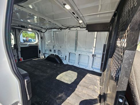Used 2018 Ford Transit 250 130 Low Roof w/ Exterior Upgrade Package RWD image 25