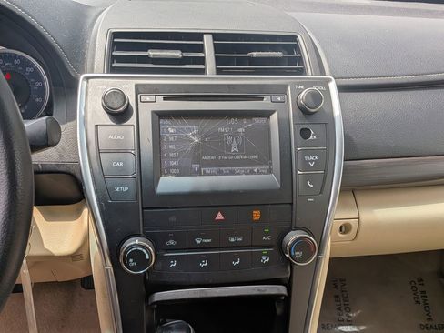 Used 2017 Toyota Camry LE FWD image 26