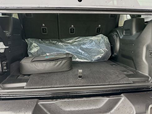 Used 2021 Jeep Wrangler Sahara image 30