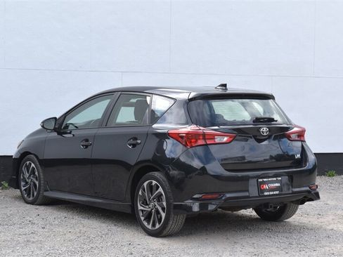 Used 2018 Toyota Corolla iM w/ All-Weather Mat Package FWD image 2
