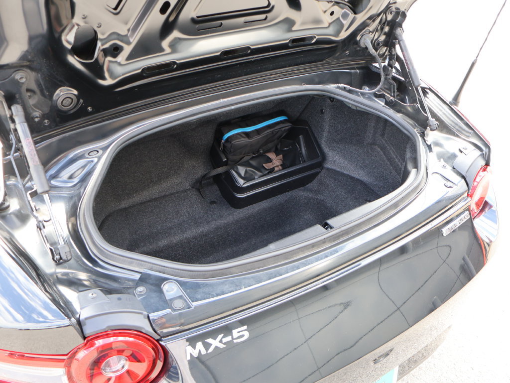 Used 2025 MAZDA MX-5 Miata RF Grand Touring RWD image 11
