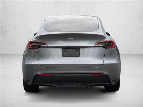 Used 2025 Tesla Model Y Long Range image 7