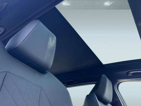 Used 2025 BMW X3 xDrive30i w/ Convenience Package image 14