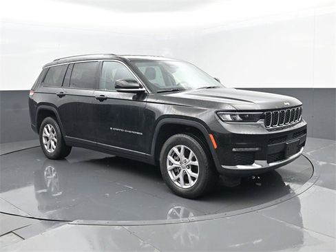 Used 2022 Jeep Grand Cherokee L Limited image 3