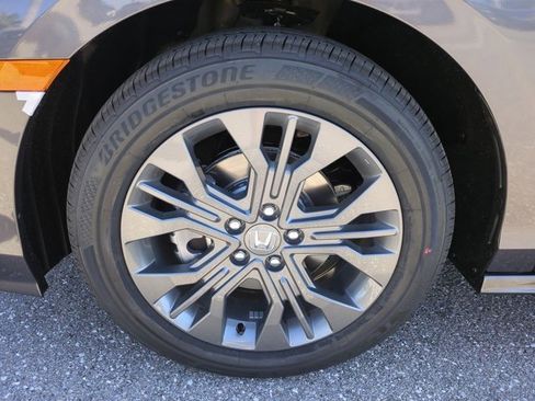 New 2026 Honda Odyssey Touring image 10